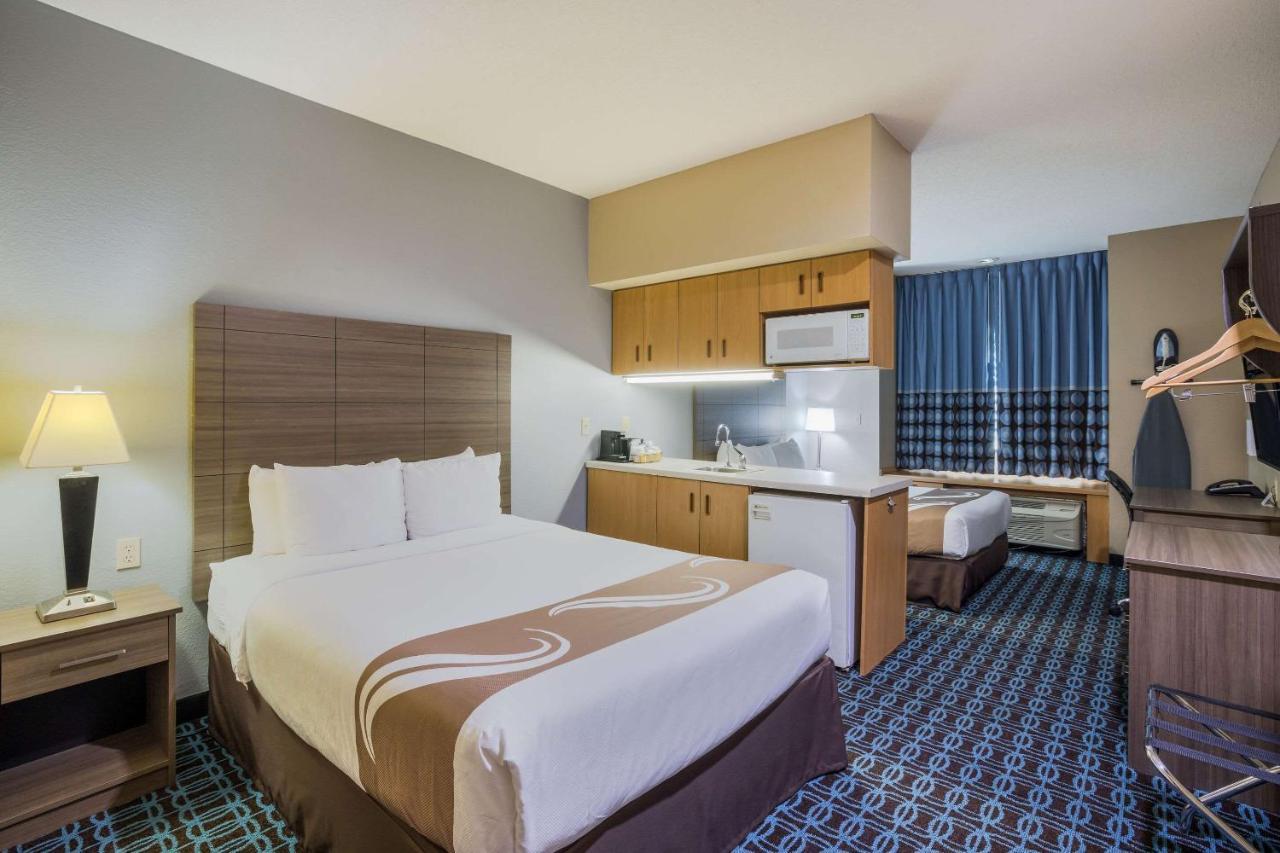 Sonesta Essential Hotel Blue Springs Exterior photo