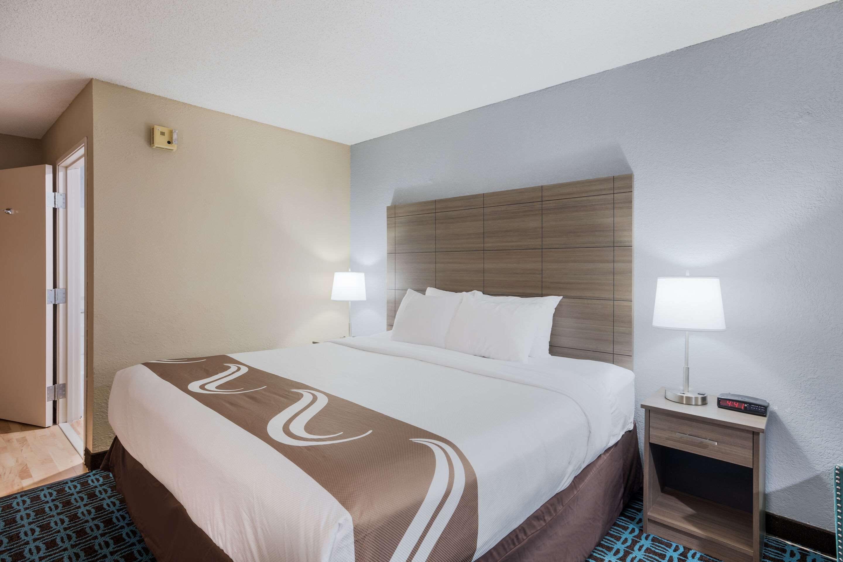 Sonesta Essential Hotel Blue Springs Exterior photo