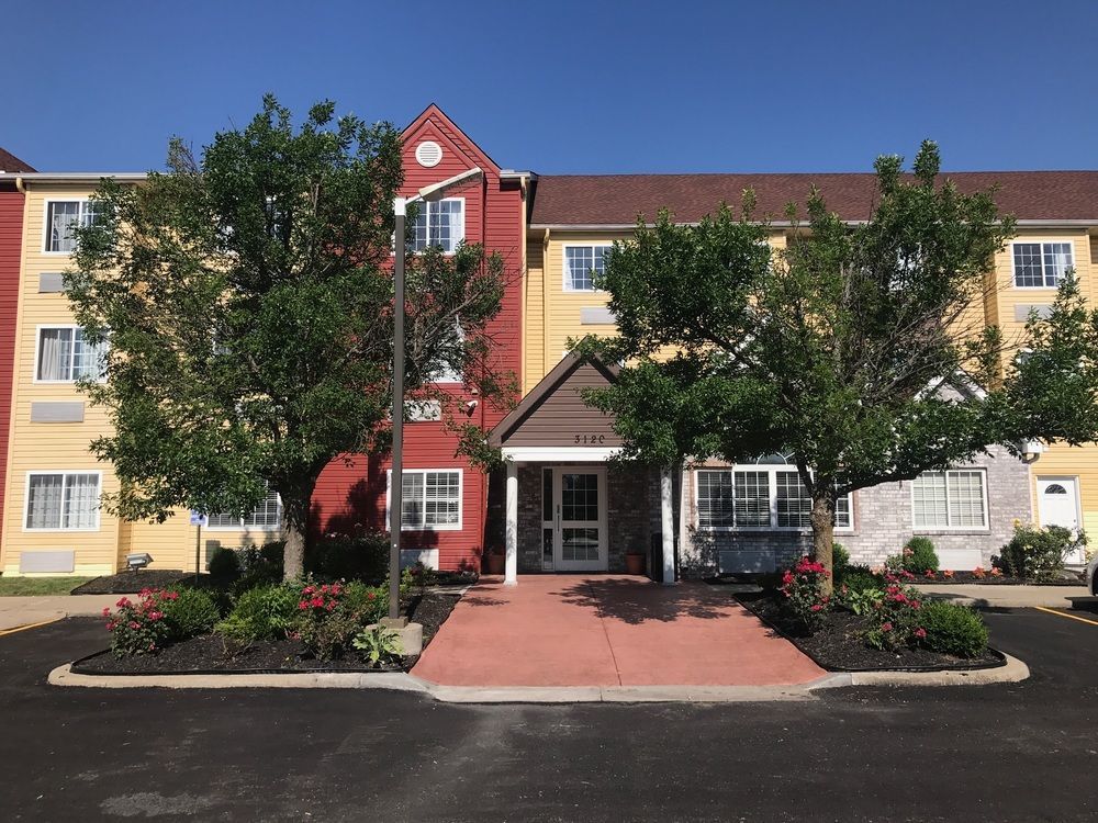 Sonesta Essential Hotel Blue Springs Exterior photo