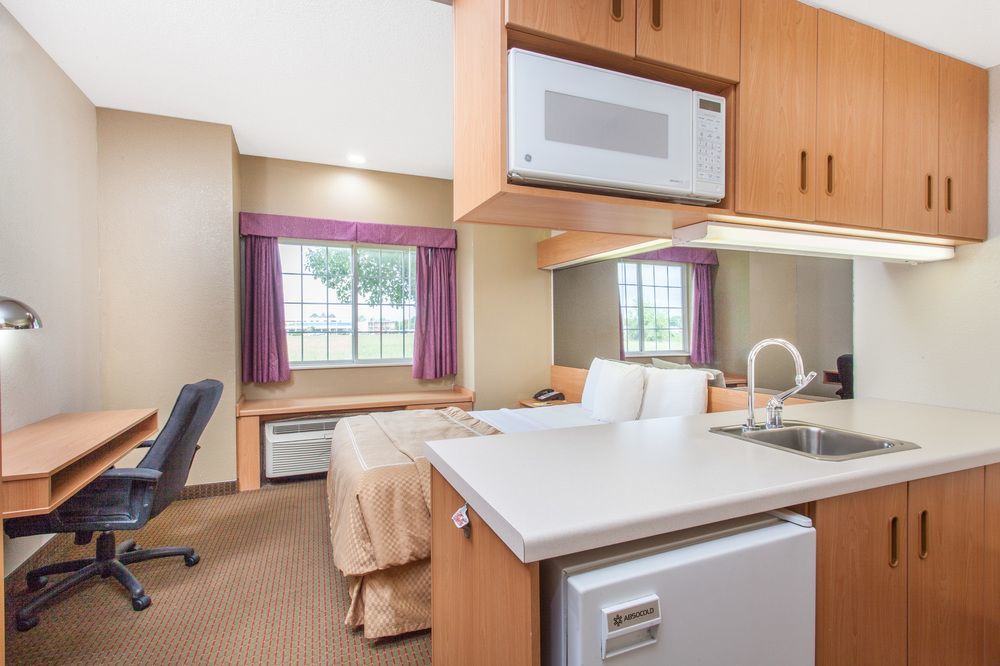 Sonesta Essential Hotel Blue Springs Exterior photo