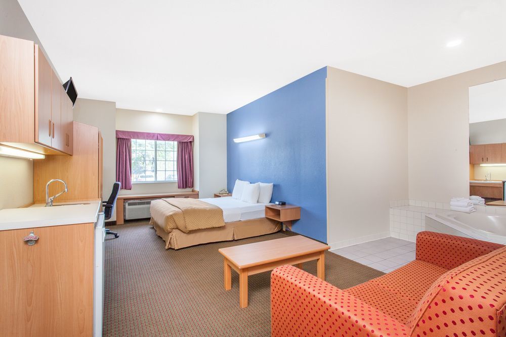 Sonesta Essential Hotel Blue Springs Exterior photo