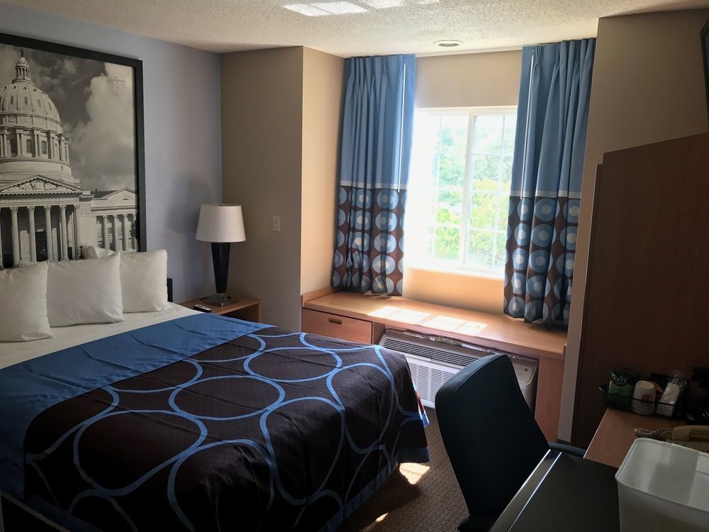 Sonesta Essential Hotel Blue Springs Exterior photo